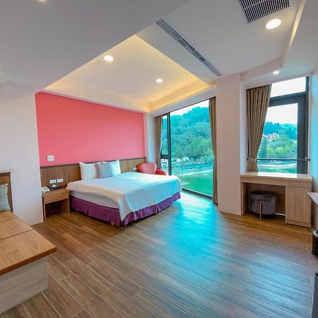 Zhaohong Homestay Юйчи Экстерьер фото