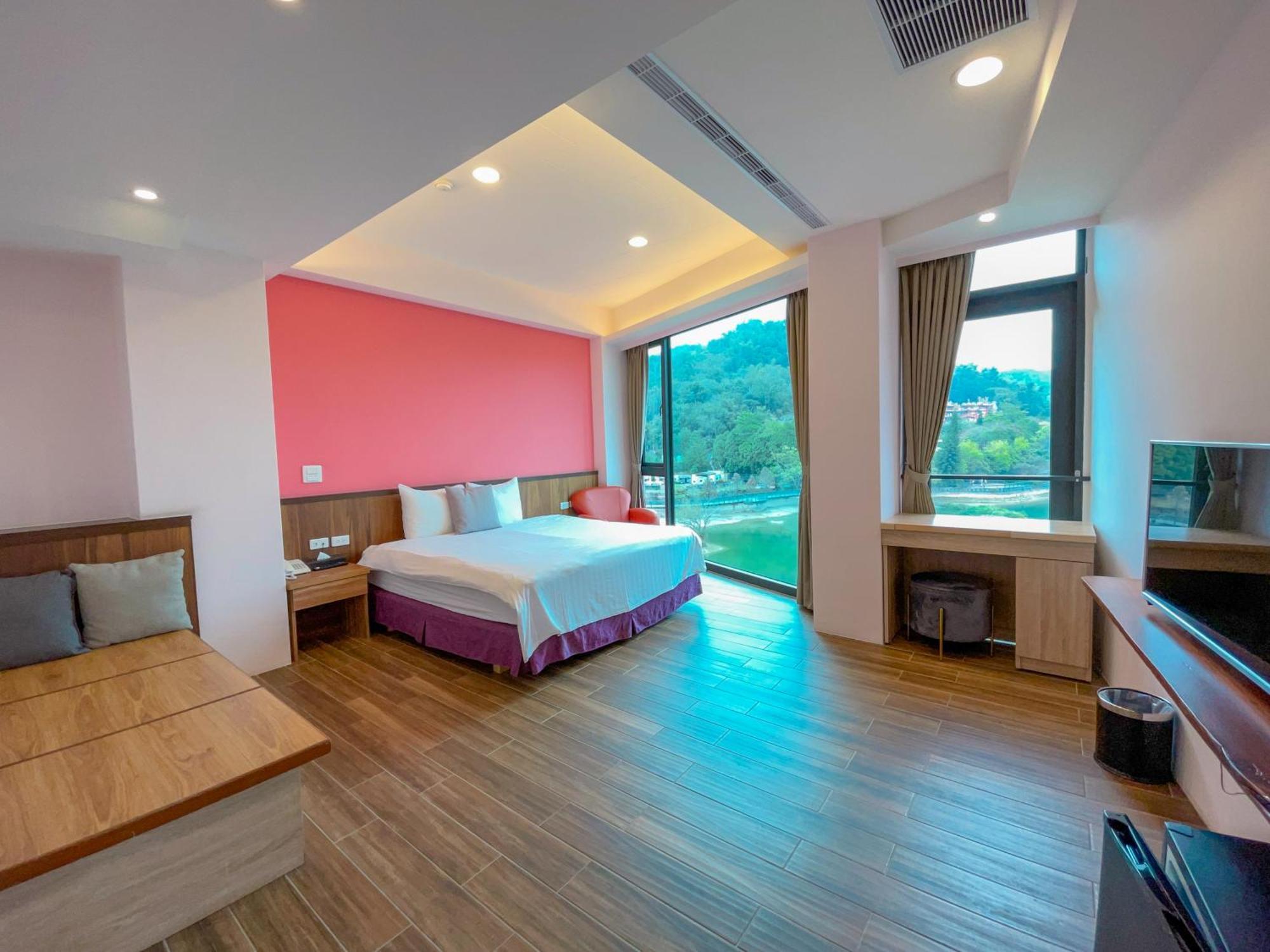 Zhaohong Homestay Юйчи Экстерьер фото