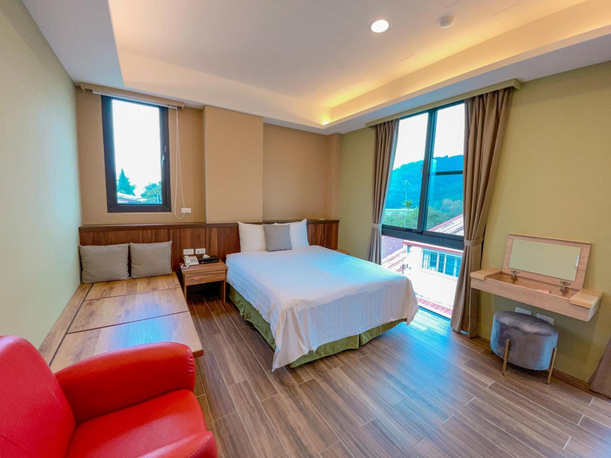 Zhaohong Homestay Юйчи Экстерьер фото