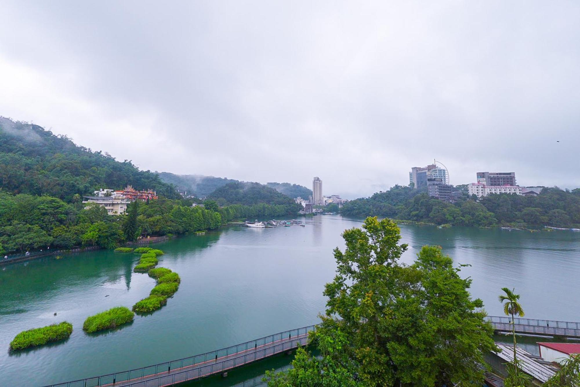 Zhaohong Homestay Юйчи Экстерьер фото