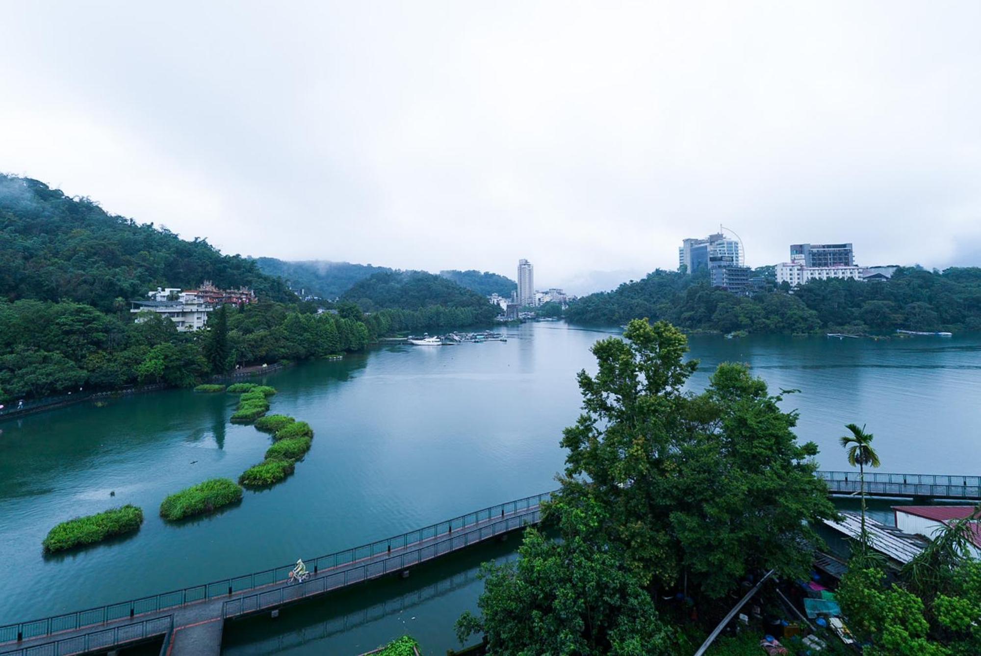 Zhaohong Homestay Юйчи Экстерьер фото