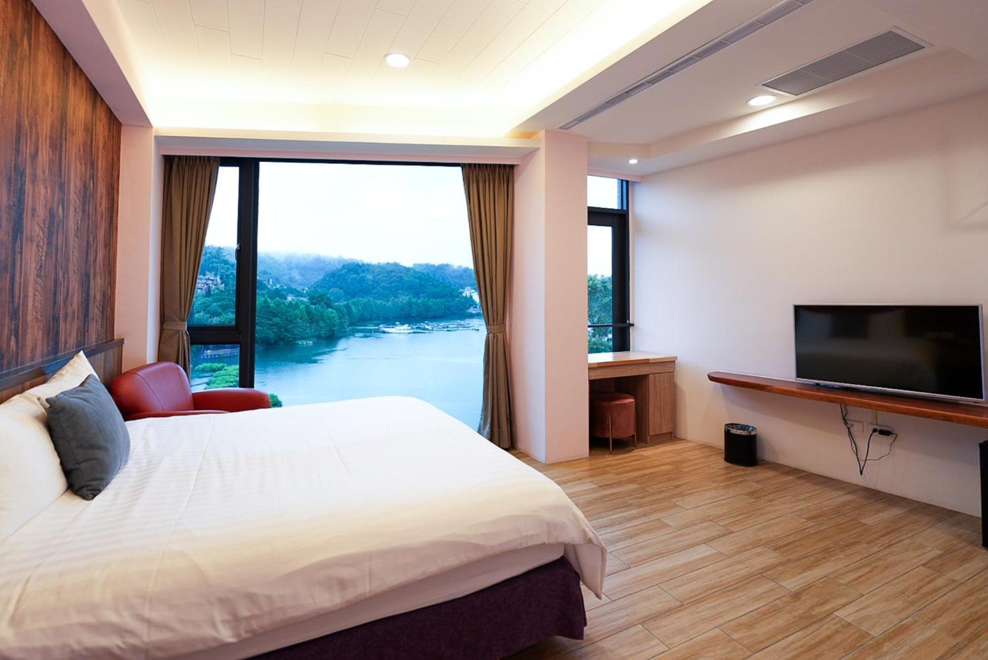 Zhaohong Homestay Юйчи Экстерьер фото