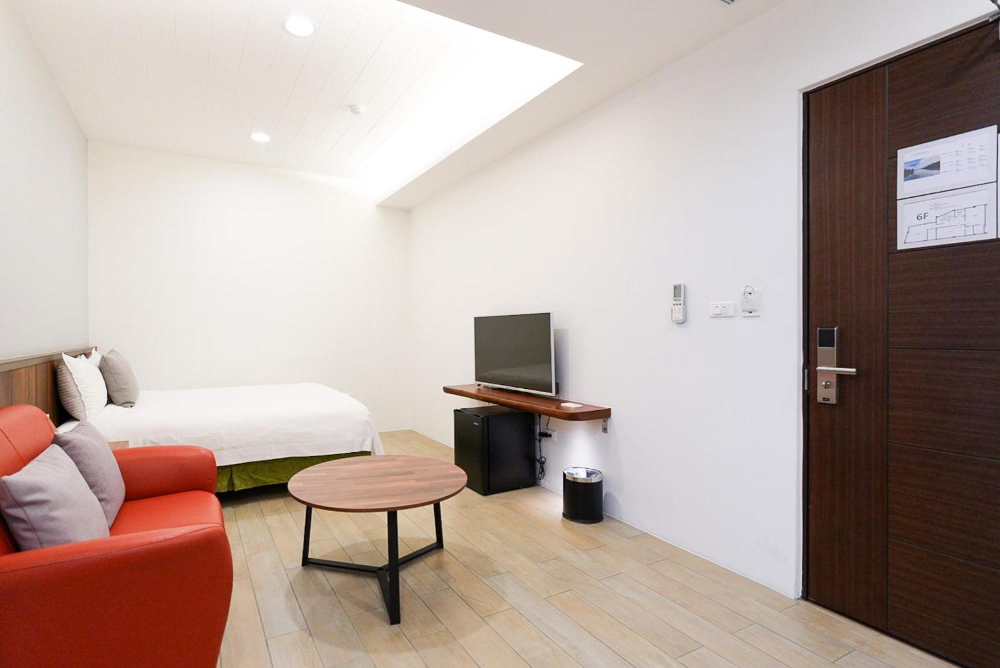Zhaohong Homestay Юйчи Экстерьер фото
